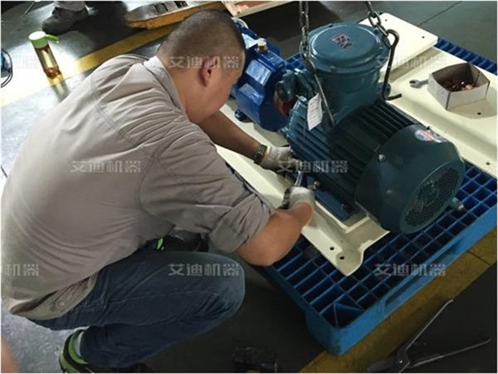 污油回收泵打包中心.jpg 污油回收泵打包中心.jpg