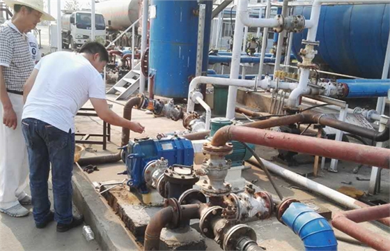 原油输送泵客户使用现场情况.jpg 原油输送泵客户使用现场情况.jpg