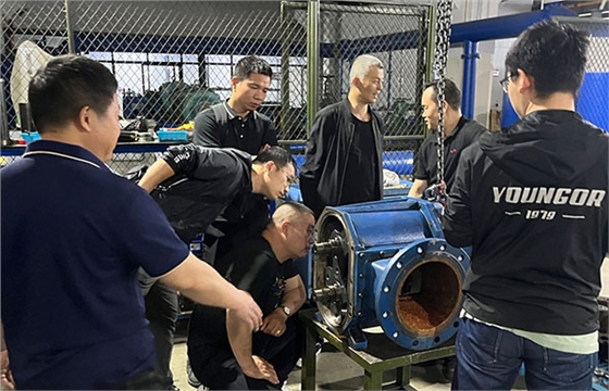 临江污水参观尊龙凯时凸轮转子泵基地.jpg 临江污水参观尊龙凯时凸轮转子泵基地.jpg