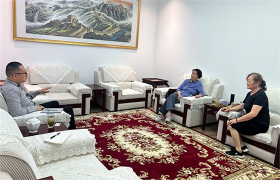 中国轻工协会环境保护科学学会副理事长(研究员)唐经美和杭州水处理中心总工周利英等.jpg 中国轻工协会环境保护科学学会副理事长(研究员)唐经美和杭州水处理中心总工周利英等.jpg