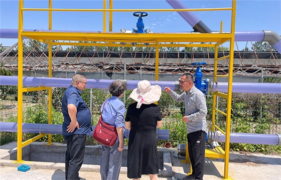 中国轻工协会环境保护科学学会副理事长(研究员)唐经美和杭州水处理中心总工周利英等2.jpg 中国轻工协会环境保护科学学会副理事长(研究员)唐经美和杭州水处理中心总工周利英等2.jpg