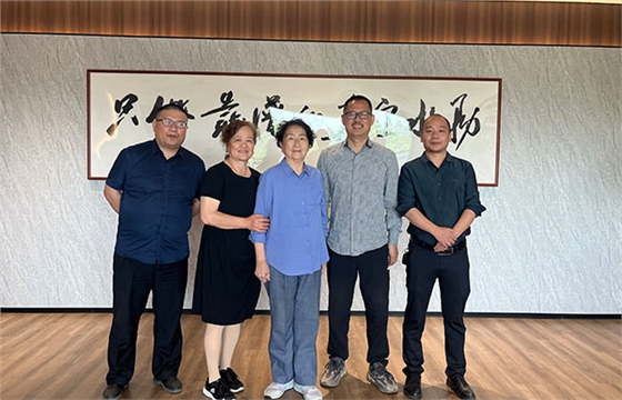 中国轻工协会环境保护科学学会副理事长(研究员)唐经美和杭州水处理中心总工周利英等1.jpg 中国轻工协会环境保护科学学会副理事长(研究员)唐经美和杭州水处理中心总工周利英等1.jpg