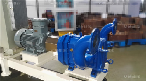 移动泵车.jpg 移动泵车.jpg