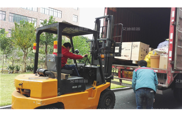 公司发货图.jpg 公司发货图.jpg