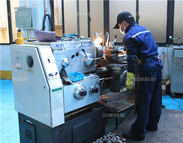 尊龙凯时机器加工中心7.jpg 尊龙凯时机器加工中心7.jpg