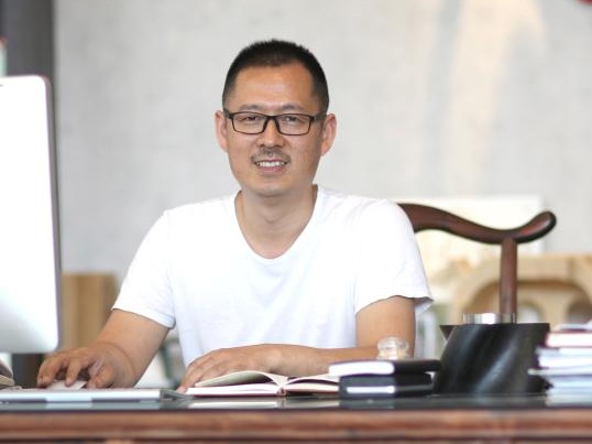 尊龙凯时机器总经理.jpg 尊龙凯时机器总经理.jpg