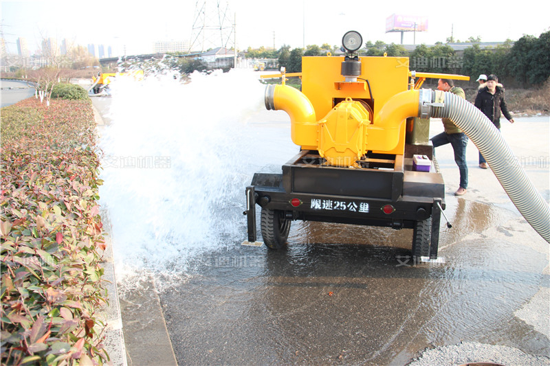 城市排涝,抗旱抢险移动泵车.jpg 城市排涝,抗旱抢险移动泵车.jpg