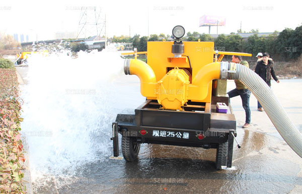 城市排涝,抗旱抢险移动泵车.jpg 城市排涝,抗旱抢险移动泵车.jpg