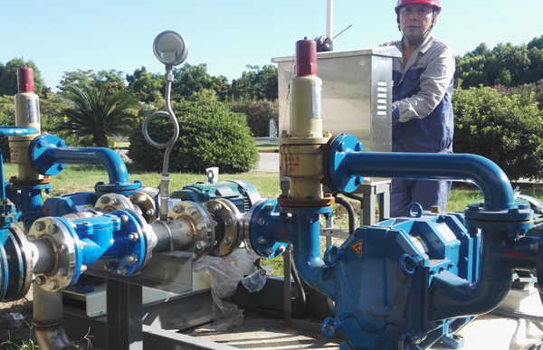 排污泵测试中.jpg 排污泵测试中.jpg