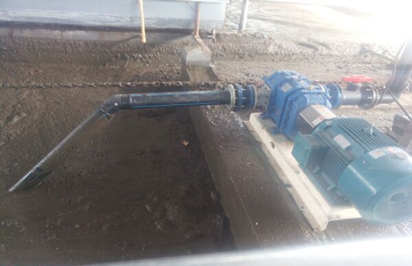 牛粪输送泵.jpg 牛粪输送泵.jpg