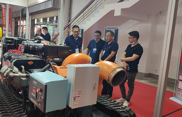 移动抢险电源泵站-尊龙凯时机器.jpg 移动抢险电源泵站-尊龙凯时机器.jpg