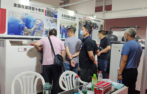 履带式移动抢险电源泵车-尊龙凯时机器.jpg 履带式移动抢险电源泵车-尊龙凯时机器.jpg