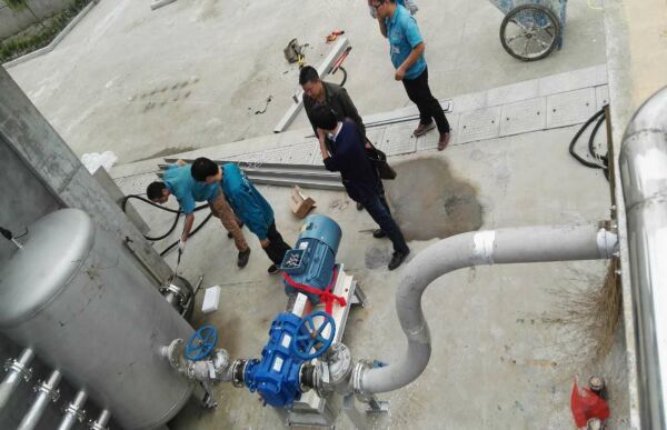 板框压滤机送料泵.jpg 板框压滤机送料泵.jpg