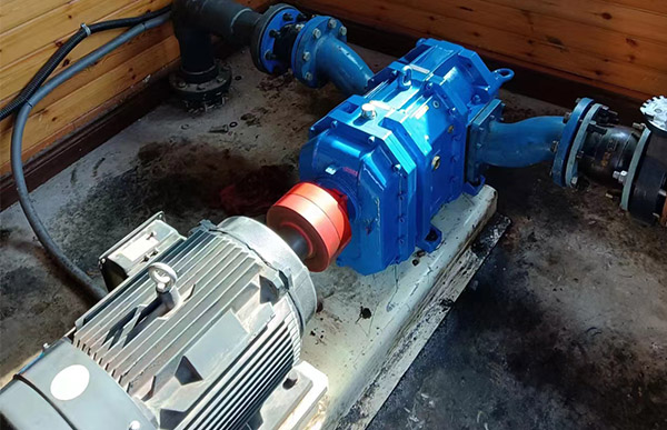 学校化粪池抽粪泵.jpg 学校化粪池抽粪泵.jpg