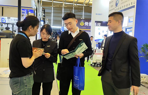 上海环博会,尊龙凯时展位.jpg 上海环博会,尊龙凯时展位.jpg