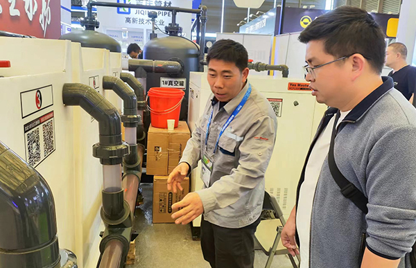 无电负压真空排水系统展会现场.jpg 无电负压真空排水系统展会现场.jpg