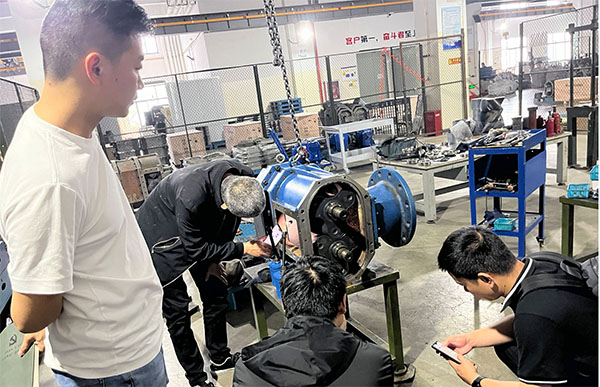 临江污水厂参观尊龙凯时凸轮转子泵.jpg 临江污水厂参观尊龙凯时凸轮转子泵.jpg