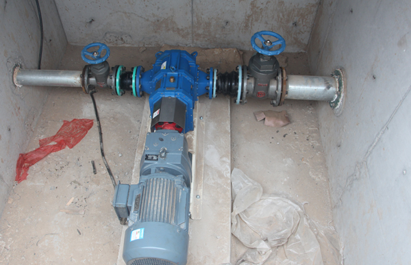 山东养殖场CRP100泵安装中.jpg 山东养殖场CRP100泵安装中.jpg