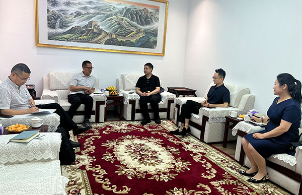 赵刚院士莅临零排技术交流.jpg 赵刚院士莅临零排技术交流.jpg