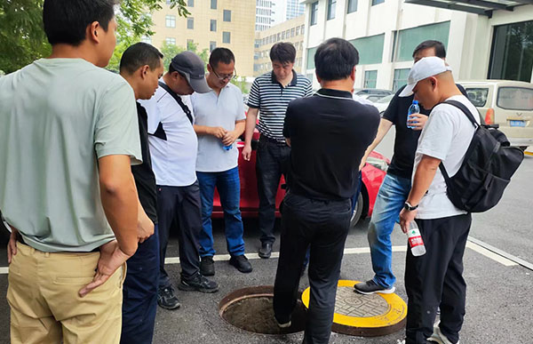 嵊州水务集团参观污水真空收集井.jpg 嵊州水务集团参观污水真空收集井.jpg