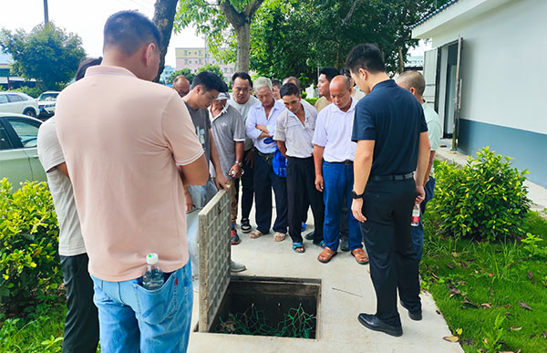 中山市民众街道治水办带沙仔村村民代表考察参观大排村真空排水系统2.jpg 中山市民众街道治水办带沙仔村村民代表考察参观大排村真空排水系统2.jpg