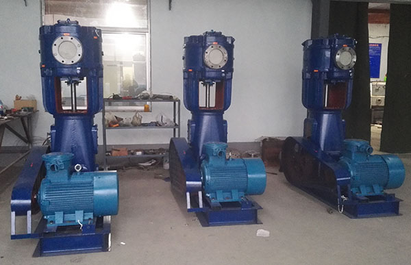 立式往复真空泵产品1.jpg 立式往复真空泵产品1.jpg